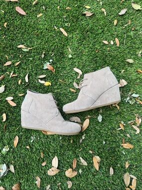 Toms Taupe Suede Wedge Ankle Booties
